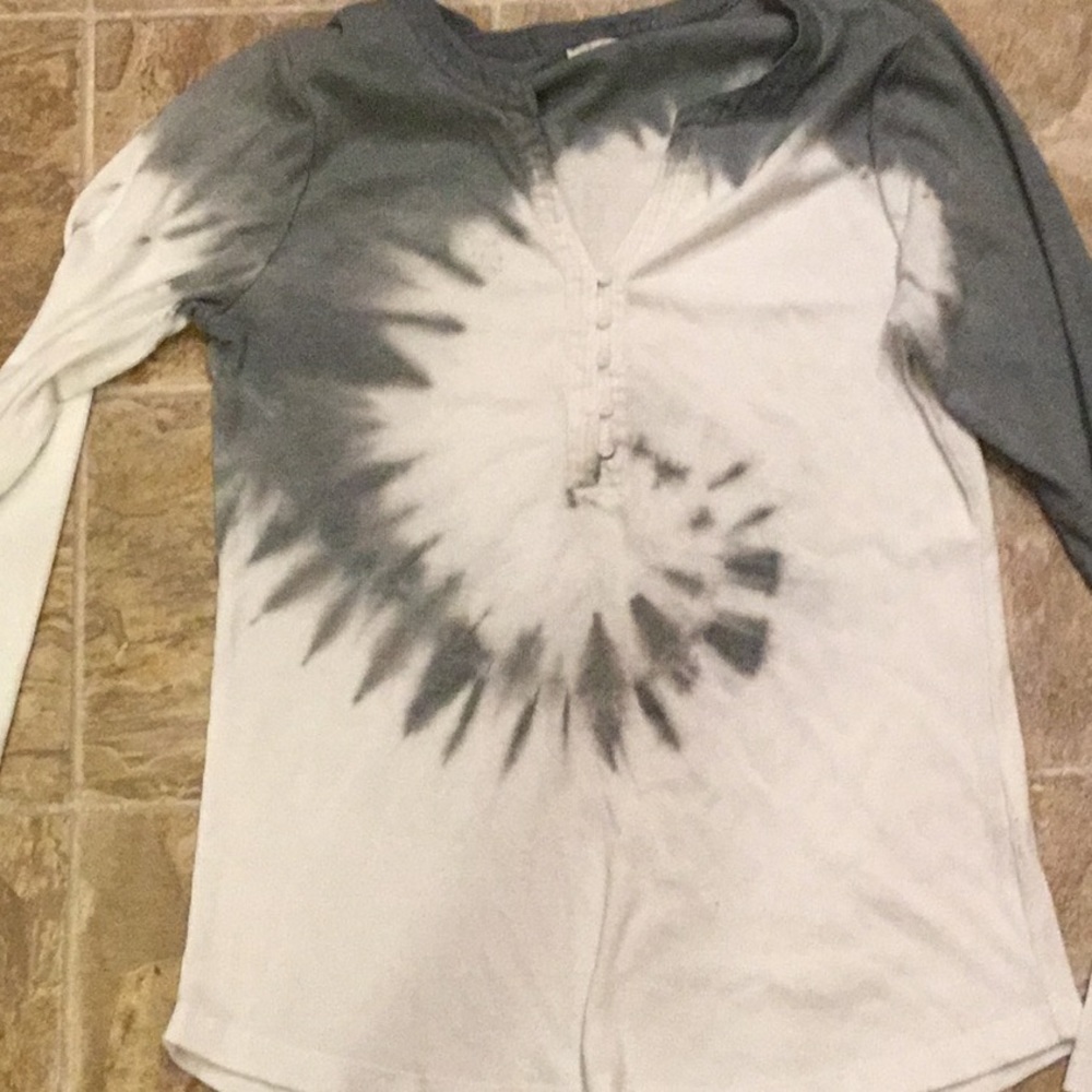 Mystere ribbed long sleeved tee size large